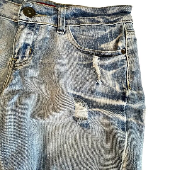 Red Vivet Junior Jean Shorts Low Rise Distressed (Sz5 W30) - Picture 11 of 13